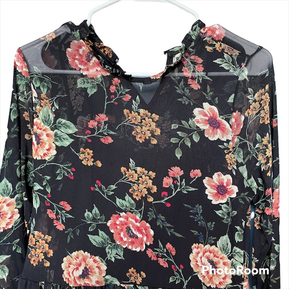 Monteau Los Angeles Sleeved Black Dress - Picture 3 of 7